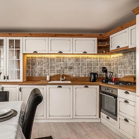 Luxurious And Royal In The Old Town Апартаменты *