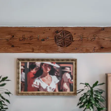 Апартаменты Luxurious And Royal In The Old Town