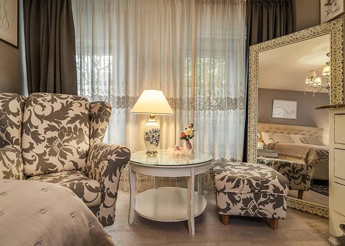 Luxurious And Royal In The Old Town *